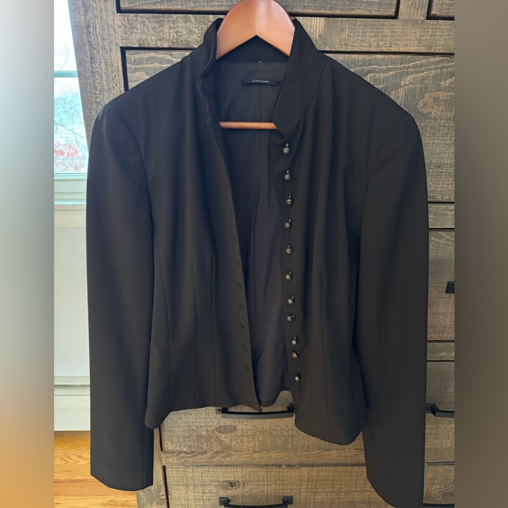 Elie Tahari Black Buttoned Blazer
